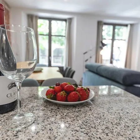 Apartment Bravissimo Rambla Eiffel Bridge 1