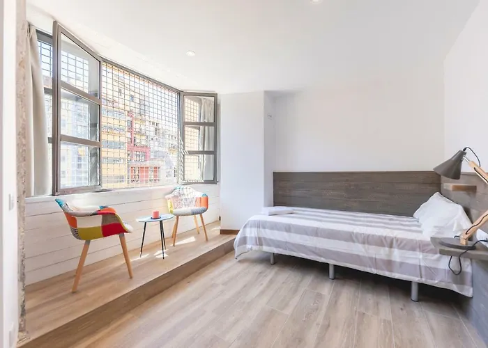 Apartman Bravissimo Rambla Eiffel Bridge 1